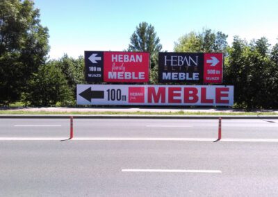 Baner przy ulic informacyjny.