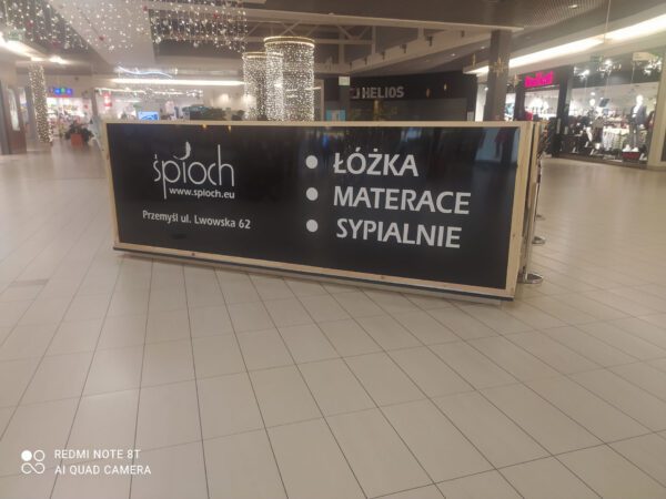 Reklama planszowa.